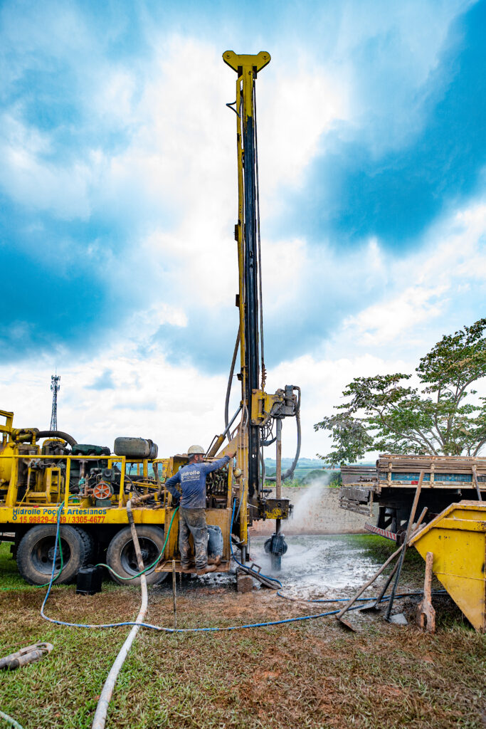 Peça um orçamento e saiba quanto custa regularizar um poço artesiano.